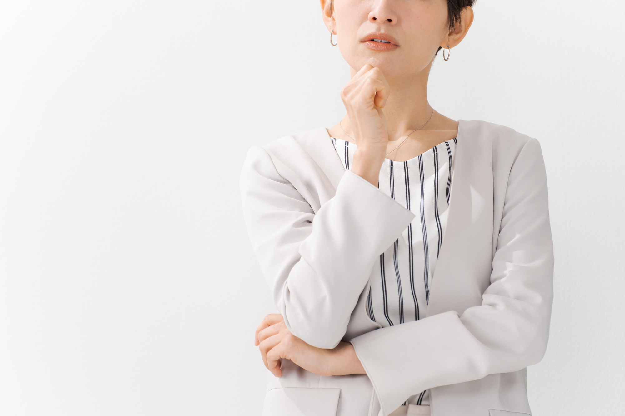 経理で転職回数が多いのは不利?失敗しない応募書類の作成と面接対策
